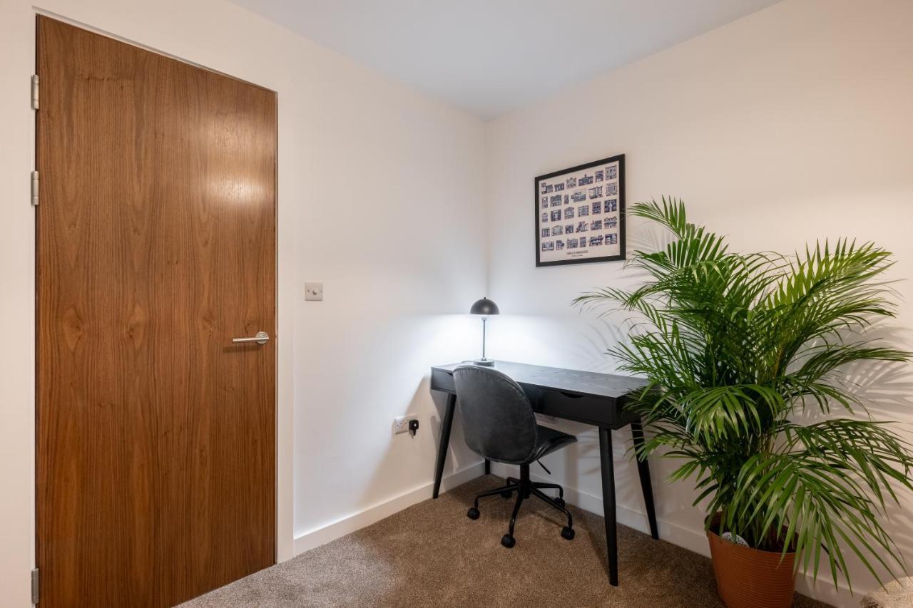 Kula Manchester Exteriér fotografie