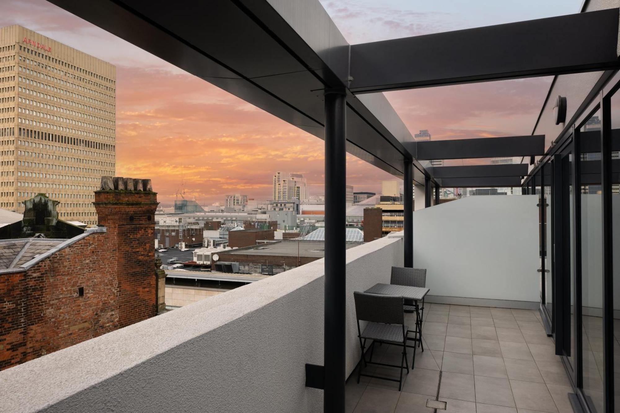 Kula Manchester Exteriér fotografie